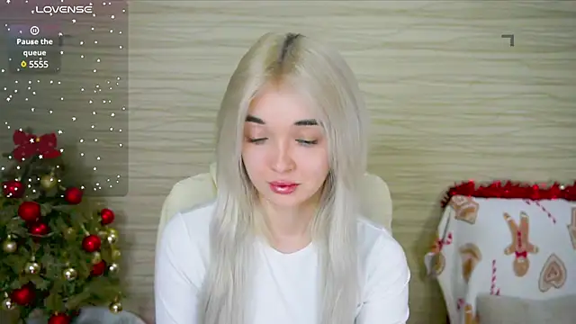 Snapshot of Ashley_S chatting on January 19, 2025, 5:15 am Ashley S online show from January 19, 2025, 5:15 am