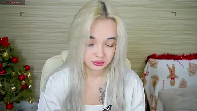 Snapshot of Ashley_S chatting on January 24, 2025, 11:02 pm Ashley S online show from January 24, 2025, 11:02 pm