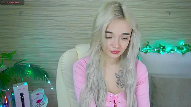 Snapshot of Ashley_S chatting on February 6, 2025, 11:15 pm Ashley S online show from February 6, 2025, 11:15 pm