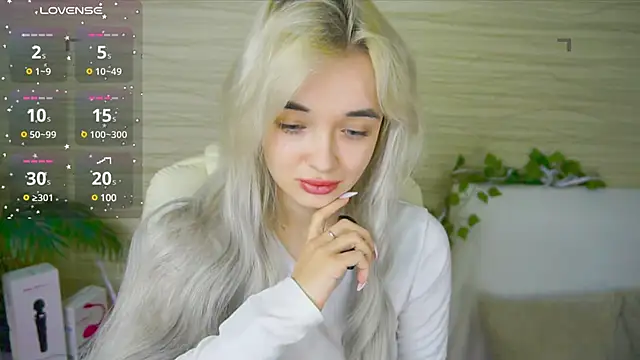 Snapshot of Ashley_S chatting on February 20, 2025, 3:23 am Ashley S online show from February 20, 2025, 3:23 am