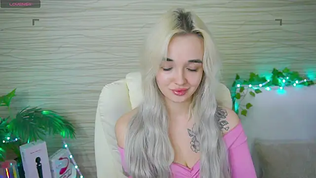 Snapshot of Ashley_S chatting on February 24, 2025, 11:09 pm Ashley S online show from February 24, 2025, 11:09 pm