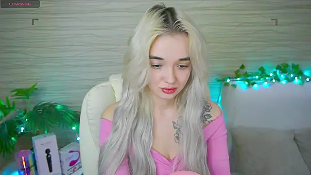 Snapshot of Ashley_S chatting on February 25, 2025, 2:14 am Ashley S online show from February 25, 2025, 2:14 am