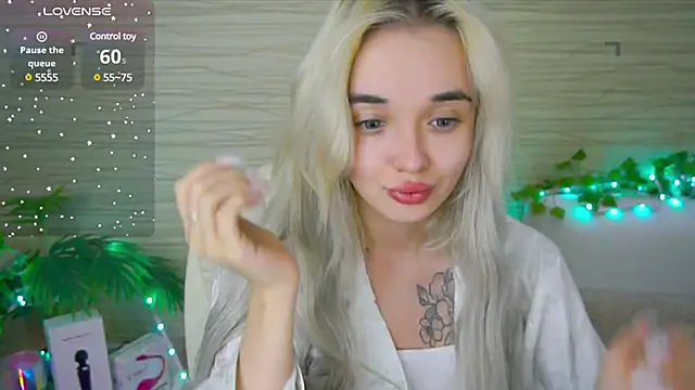 Snapshot of Ashley_S chatting on February 27, 2025, 3:25 am Ashley S online show from February 27, 2025, 3:25 am