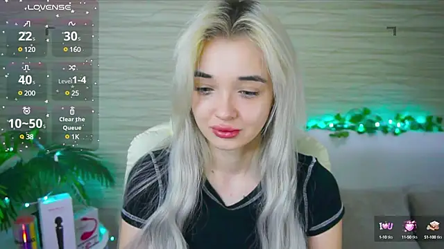 Snapshot of Ashley_S chatting on March 13, 2025, 11:05 pm Ashley S online show from March 13, 2025, 11:05 pm