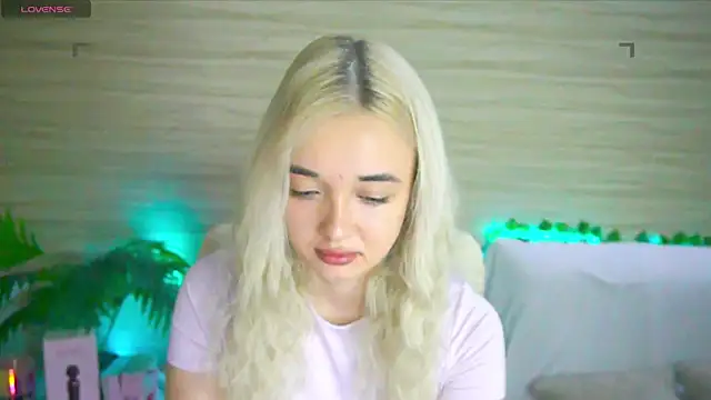 Snapshot of Ashley_S chatting on September 11, 2025, 10:32 pm Ashley S online show from September 11, 2025, 10:32 pm