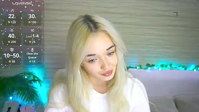 Snapshot of Ashley_S chatting on September 19, 2025, 10:10 pm Ashley S online show from September 19, 2025, 10:10 pm