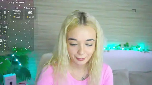 Snapshot of Ashley_S chatting on October 22, 2025, 10:09 pm Ashley S online show from October 22, 2025, 10:09 pm