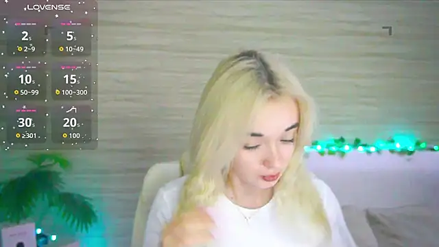 Snapshot of Ashley_S chatting on October 29, 2025, 11:17 pm Ashley S online show from October 29, 2025, 11:17 pm