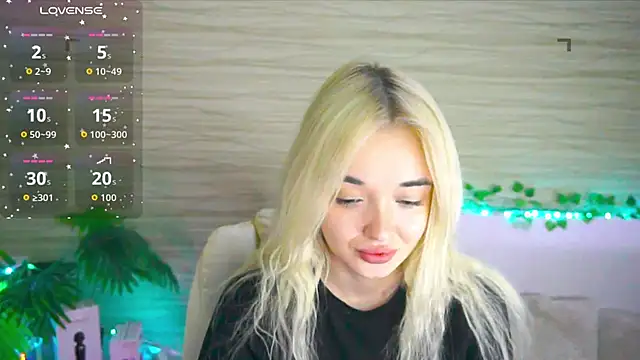 Snapshot of Ashley_S chatting on November 4, 2025, 11:04 pm Ashley S online show from November 4, 2025, 11:04 pm