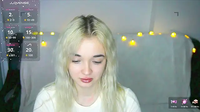 Snapshot of Ashley_S chatting on November 17, 2025, 11:10 pm Ashley S online show from November 17, 2025, 11:10 pm