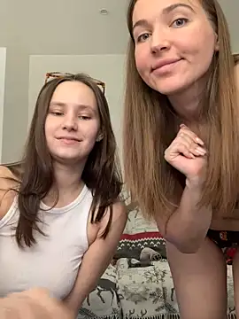 Snapshot of HotCaramellsTV chatting on December 8, 2024, 1:14 pm HotCaramellsTV online show from December 8, 2024, 1:14 pm