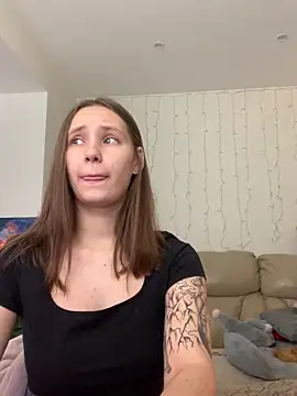 Snapshot of HotCaramellsTV chatting on September 19, 2025, 9:43 am HotCaramellsTV online show from September 19, 2025, 9:43 am