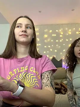 Snapshot of HotCaramellsTV chatting on October 8, 2025, 9:07 am HotCaramellsTV online show from October 8, 2025, 9:07 am