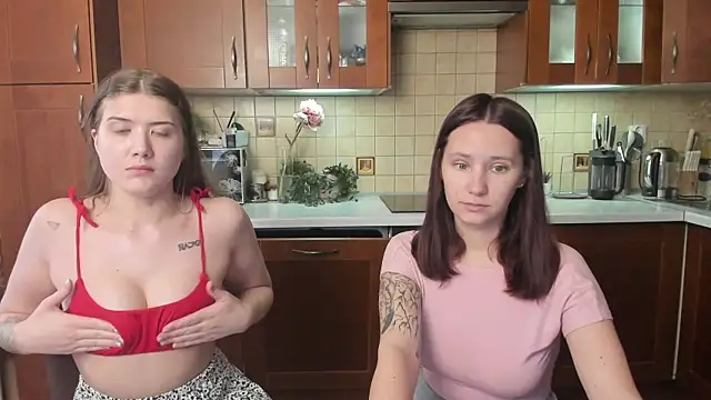 HotCaramellsTV online show from May 19, 2026, 11:38 am