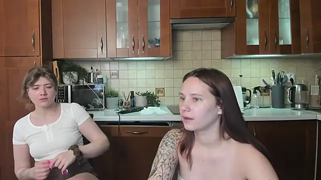 HotCaramellsTV online show from June 26, 2026, 8:19 am