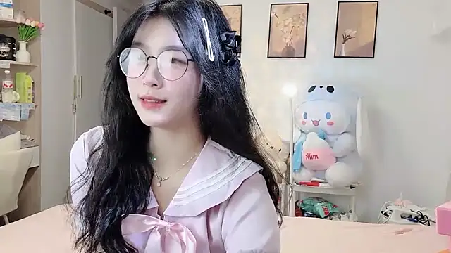 Snapshot of Luminous163 chatting on November 2, 2025, 10:50 am Luminous163 online show from November 2, 2025, 10:50 am