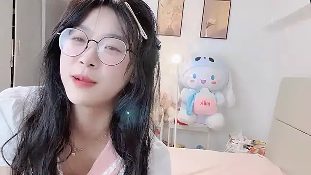 Snapshot of Luminous163 chatting on November 7, 2025, 1:22 pm Luminous163 online show from November 7, 2025, 1:22 pm