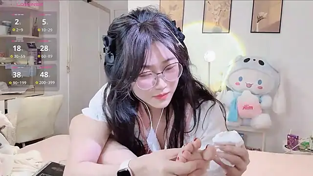 Snapshot of Luminous163 chatting on December 16, 2025, 12:43 pm Luminous163 online show from December 16, 2025, 12:43 pm