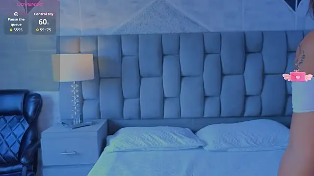 CoralRigan online show from January 18, 2026, 2:43 pm