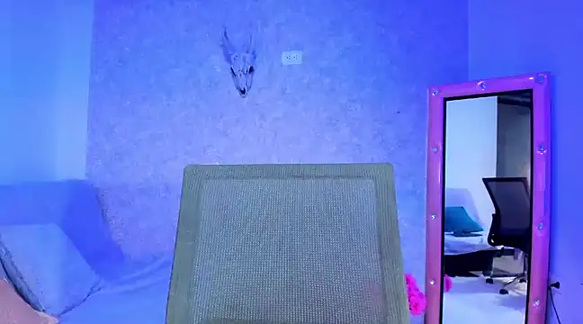 Snapshot of Kerverr_ chatting on December 28, 2024, 3:58 am Kerverr online show from December 28, 2024, 3:58 am