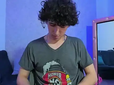 Snapshot of Kerverr_ chatting on January 8, 2025, 12:17 am Kerverr online show from January 8, 2025, 12:17 am