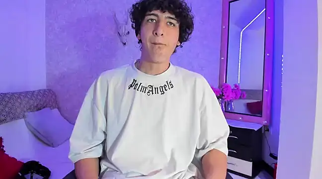 Snapshot of Kerverr_ chatting on January 16, 2025, 10:34 pm Kerverr online show from January 16, 2025, 10:34 pm