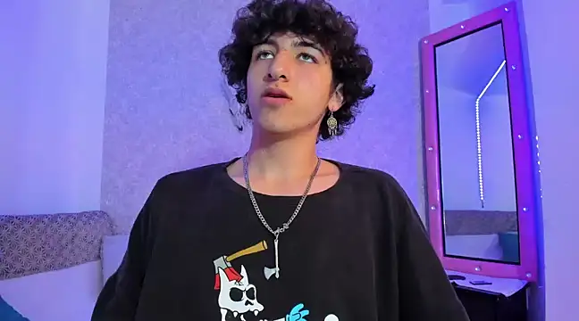 Snapshot of Kerverr_ chatting on January 24, 2025, 10:51 pm Kerverr online show from January 24, 2025, 10:51 pm