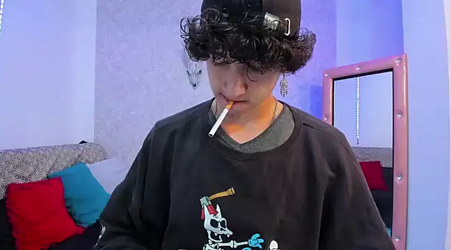 Snapshot of Kerverr_ chatting on February 6, 2025, 12:59 pm Kerverr online show from February 6, 2025, 12:59 pm