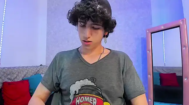 Snapshot of Kerverr_ chatting on February 7, 2025, 3:01 am Kerverr online show from February 7, 2025, 3:01 am