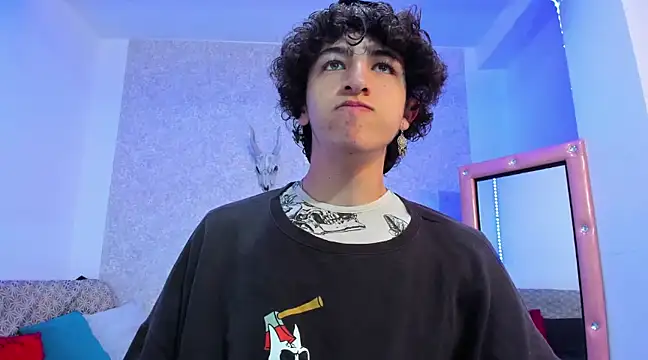 Snapshot of Kerverr_ chatting on February 7, 2025, 1:01 pm Kerverr online show from February 7, 2025, 1:01 pm