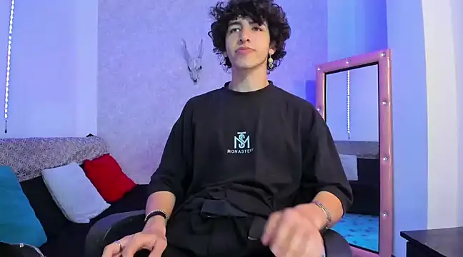 Snapshot of Kerverr_ chatting on February 8, 2025, 7:49 pm Kerverr online show from February 8, 2025, 7:49 pm