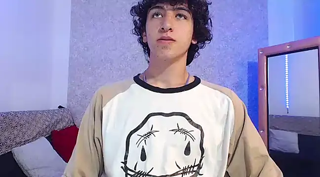 Snapshot of Kerverr_ chatting on February 11, 2025, 9:03 pm Kerverr online show from February 11, 2025, 9:03 pm