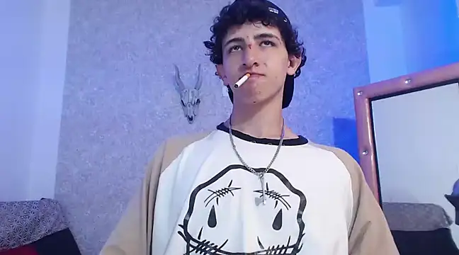 Snapshot of Kerverr_ chatting on February 16, 2025, 6:54 pm Kerverr online show from February 16, 2025, 6:54 pm