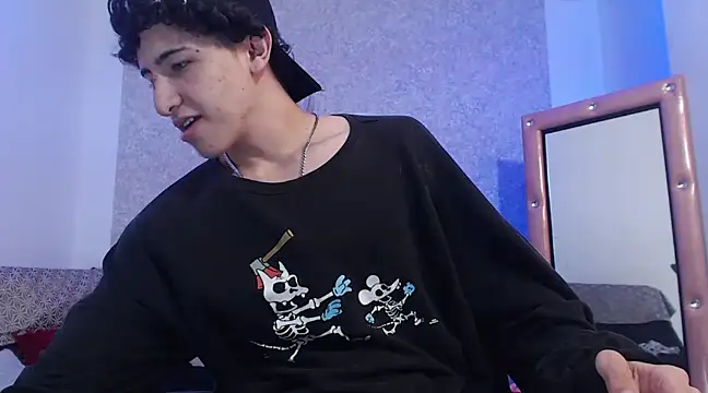 Snapshot of Kerverr_ chatting on February 17, 2025, 4:48 pm Kerverr online show from February 17, 2025, 4:48 pm