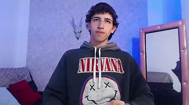 Snapshot of Kerverr_ chatting on February 20, 2025, 1:40 pm Kerverr online show from February 20, 2025, 1:40 pm