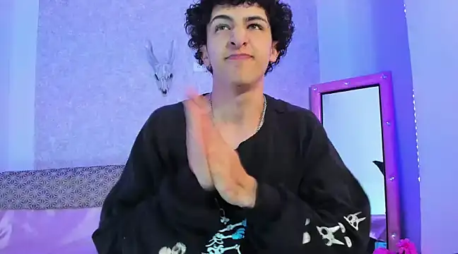 Snapshot of Kerverr_ chatting on March 6, 2025, 4:07 pm Kerverr online show from March 6, 2025, 4:07 pm