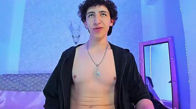 Snapshot of Kerverr_ chatting on March 7, 2025, 3:07 pm Kerverr online show from March 7, 2025, 3:07 pm