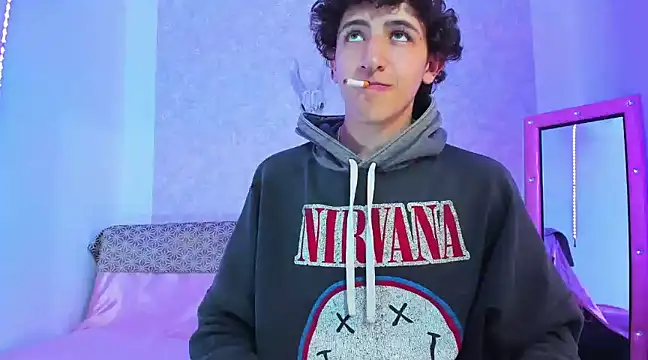 Snapshot of Kerverr_ chatting on March 7, 2025, 9:59 pm Kerverr online show from March 7, 2025, 9:59 pm