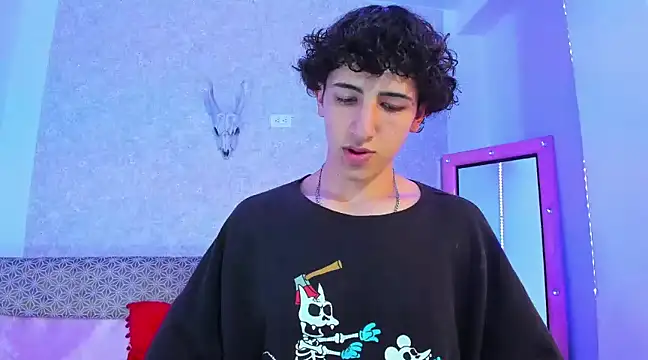 Snapshot of Kerverr_ chatting on March 8, 2025, 10:13 pm Kerverr online show from March 8, 2025, 10:13 pm