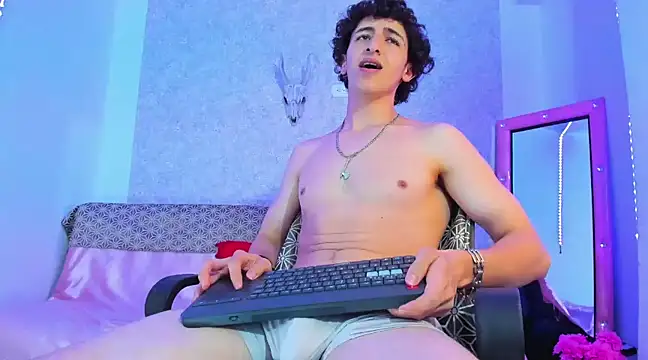 Snapshot of Kerverr_ chatting on March 9, 2025, 1:14 am Kerverr online show from March 9, 2025, 1:14 am