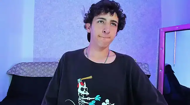 Snapshot of Kerverr_ chatting on March 19, 2025, 12:15 am Kerverr online show from March 19, 2025, 12:15 am