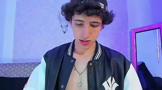 Snapshot of Kerverr_ chatting on March 20, 2025, 1:57 am Kerverr online show from March 20, 2025, 1:57 am