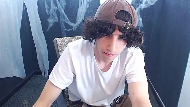 Snapshot of Kerverr_ chatting on November 4, 2025, 2:27 pm Kerverr online show from November 4, 2025, 2:27 pm