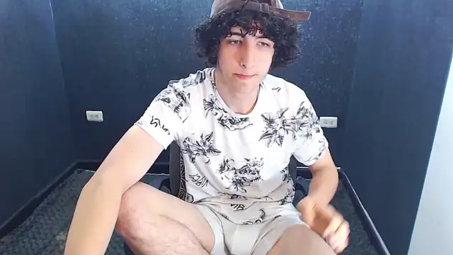 Snapshot of Kerverr_ chatting on November 15, 2025, 2:35 pm Kerverr online show from November 15, 2025, 2:35 pm