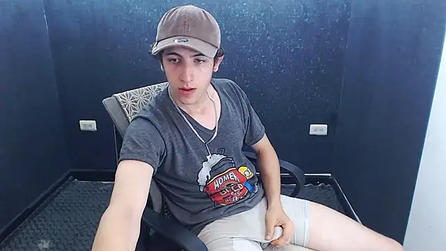 Snapshot of Kerverr_ chatting on November 19, 2025, 7:03 pm Kerverr online show from November 19, 2025, 7:03 pm