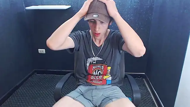 Snapshot of Kerverr_ chatting on November 20, 2025, 8:30 pm Kerverr online show from November 20, 2025, 8:30 pm