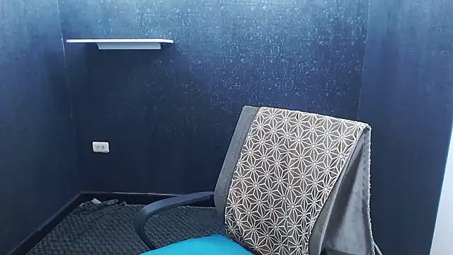 Snapshot of Kerverr_ chatting on November 26, 2025, 2:18 pm Kerverr online show from November 26, 2025, 2:18 pm