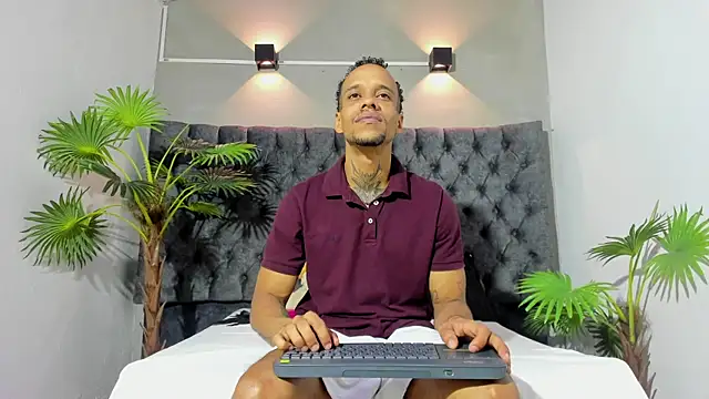 Snapshot of Salomon_koude chatting on June 18, 2026, 11:58 am Salomon koude online show from June 18, 2026, 11:58 am