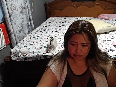 Snapshot of CANDYSWEET51 chatting on March 21, 2025, 10:17 pm CANDYSWEET51 online show from March 21, 2025, 10:17 pm