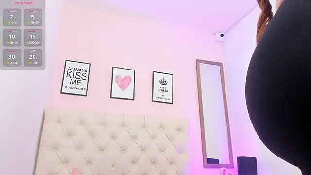 Snapshot of ElisabethMassey chatting on November 26, 2025, 2:29 pm ElisabethMassey online show from November 26, 2025, 2:29 pm